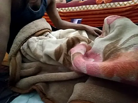 CuteyCouple online show from March 29, 6:19 pm