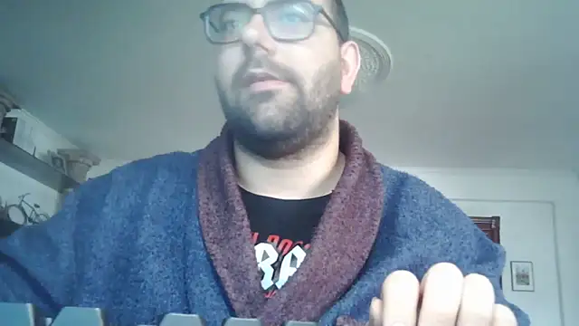 manokiitoo online show from April 12, 3:13 pm