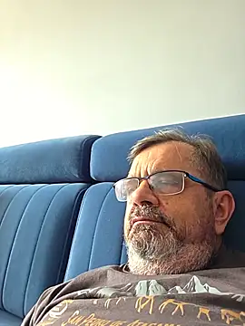 axecoman60 online show from June 12, 9:07 am