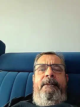 axecoman60 online show from May 16, 6:43 am