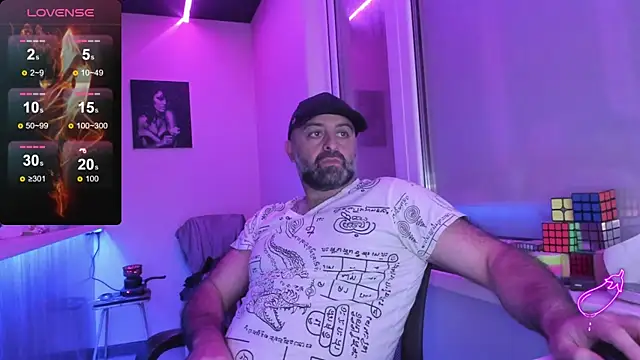 Snapshot of MAGABEAR077 chatting on October 13, 10:49 pm MAGABEAR077 online show from October 13, 10:49 pm