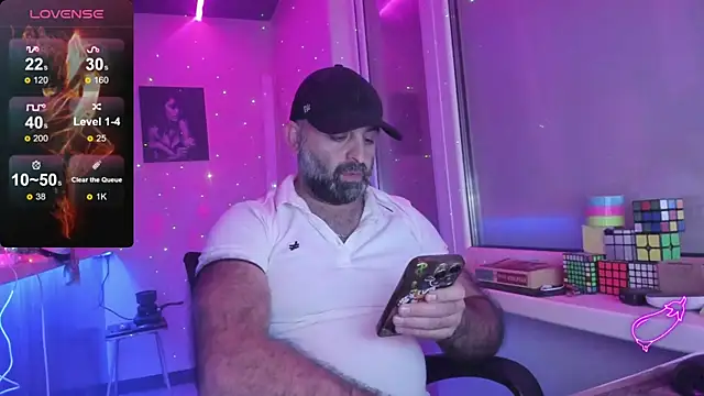 Snapshot of MAGABEAR077 chatting on October 29, 8:45 pm MAGABEAR077 online show from October 29, 8:45 pm