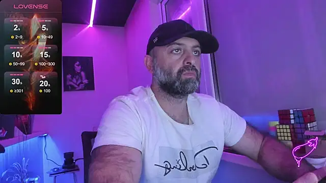 Snapshot of MAGABEAR077 chatting on September 16, 9:48 pm MAGABEAR077 online show from September 16, 9:48 pm