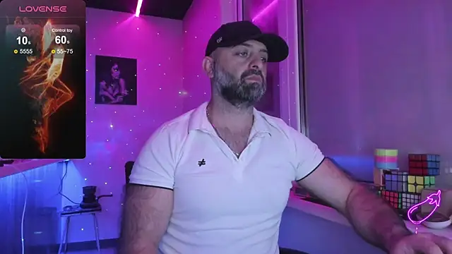 Snapshot of MAGABEAR077 chatting on October 23, 2:48 am MAGABEAR077 online show from October 23, 2:48 am