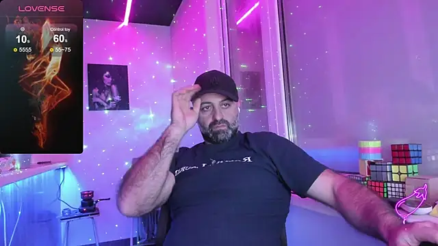 Snapshot of MAGABEAR077 chatting on October 24, 3:52 am MAGABEAR077 online show from October 24, 3:52 am