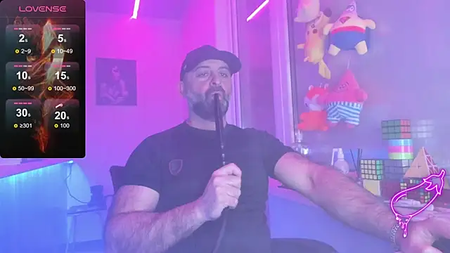 Snapshot of MAGABEAR077 chatting on February 17, 10:47 pm MAGABEAR077 online show from February 17, 10:47 pm