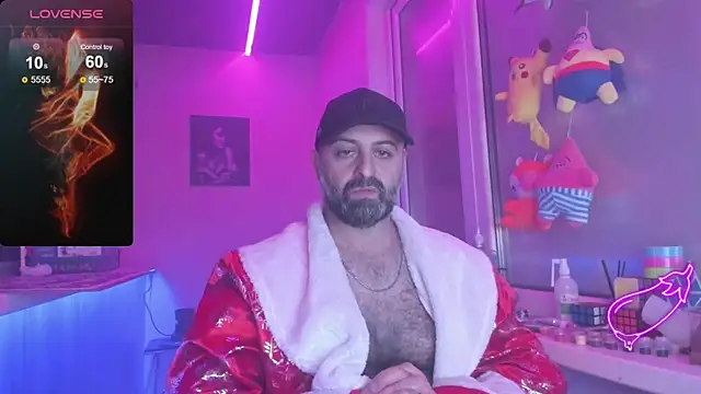 Snapshot of MAGABEAR077 chatting on December 24, 2:10 am MAGABEAR077 online show from December 24, 2:10 am