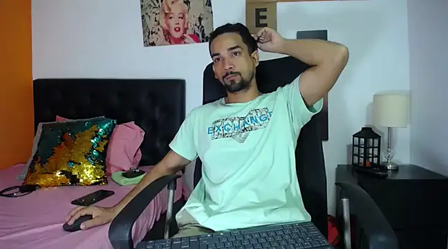 ryan musclexxx online show from December 19, 3:40 am