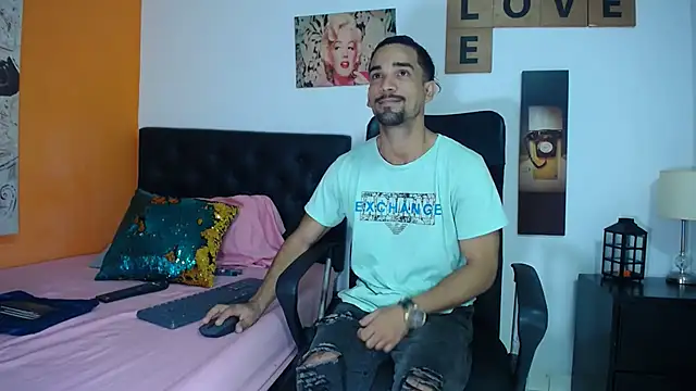 ryan musclexxx online show from December 12, 3:43 am