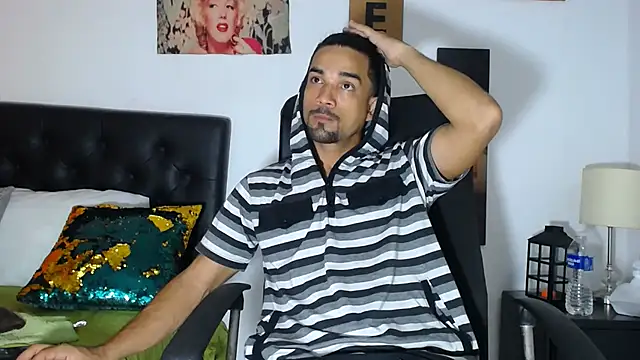 ryan musclexxx online show from December 8, 3:32 am