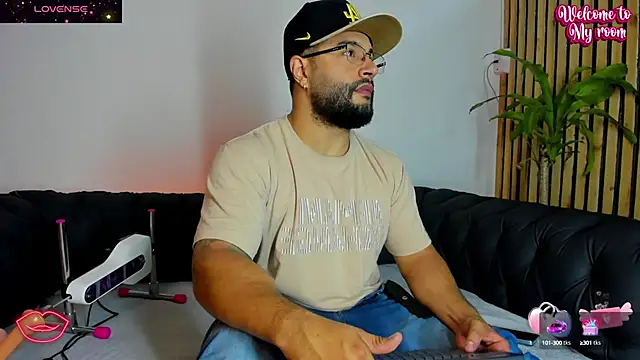 Snapshot of Luke__09 chatting on January 8, 12:37 pm Luke 09 online show from January 8, 12:37 pm