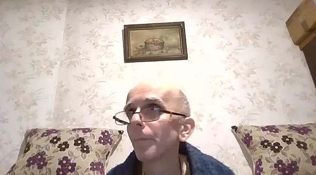 Snapshot of mariusica1@xh chatting on February 11, 9:03 pm mariusica1xh online show from February 11, 9:03 pm