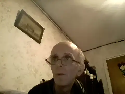 Snapshot of mariusica1@xh chatting on December 2, 10:10 pm mariusica1xh online show from December 2, 10:10 pm