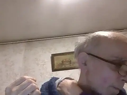 Snapshot of mariusica1@xh chatting on October 21, 10:34 pm mariusica1xh online show from October 21, 10:34 pm