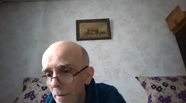 Snapshot of mariusica1@xh chatting on February 17, 2:04 pm mariusica1xh online show from February 17, 2:04 pm