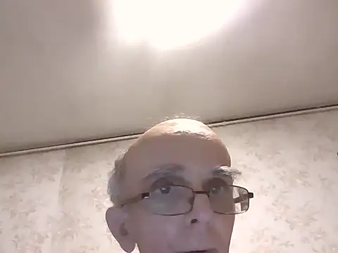 Snapshot of mariusica1@xh chatting on October 18, 10:04 pm mariusica1xh online show from October 18, 10:04 pm