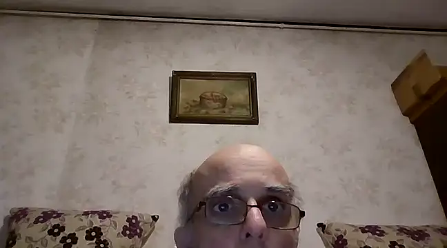 Snapshot of mariusica1@xh chatting on December 23, 5:32 pm mariusica1xh online show from December 23, 5:32 pm