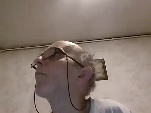 Snapshot of mariusica1@xh chatting on October 22, 10:35 pm mariusica1xh online show from October 22, 10:35 pm