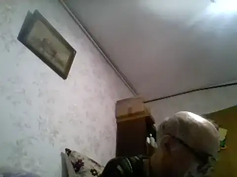Snapshot of mariusica1@xh chatting on December 3, 9:23 pm mariusica1xh online show from December 3, 9:23 pm