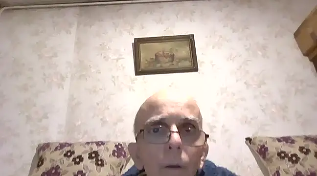 Snapshot of mariusica1@xh chatting on February 7, 7:38 pm mariusica1xh online show from February 7, 7:38 pm