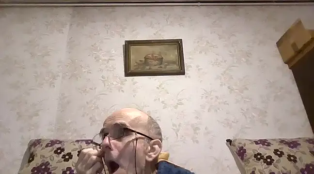 Snapshot of mariusica1@xh chatting on February 24, 6:04 pm mariusica1xh online show from February 24, 6:04 pm