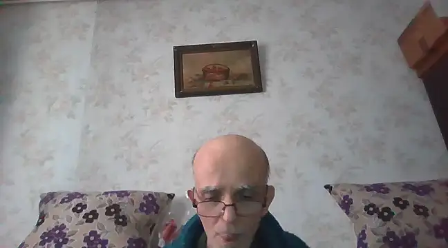 Snapshot of mariusica1@xh chatting on February 16, 2:32 pm mariusica1xh online show from February 16, 2:32 pm