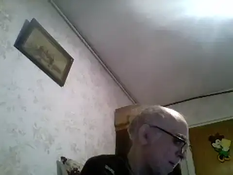 Snapshot of mariusica1@xh chatting on December 16, 3:22 pm mariusica1xh online show from December 16, 3:22 pm