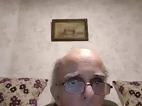 Snapshot of mariusica1@xh chatting on December 30, 1:37 am mariusica1xh online show from December 30, 1:37 am