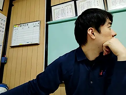 whitebriefboy online show from November 7, 1:47 pm