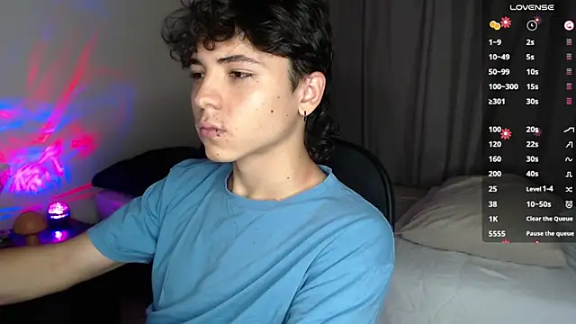 Snapshot of Joe23__ chatting on March 7, 2:34 pm Joe23 online show from March 7, 2:34 pm