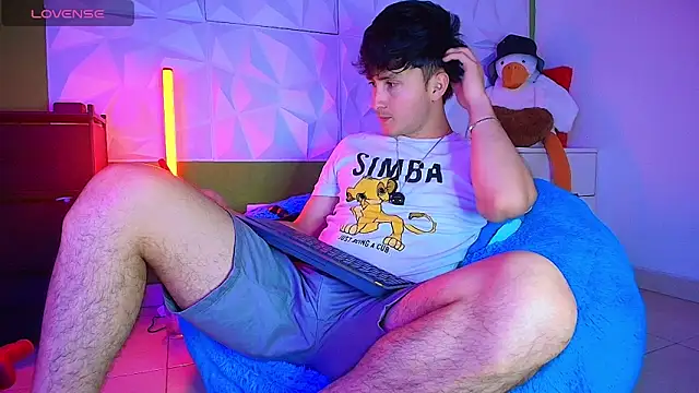 Snapshot of santyago_taylor chatting on September 29, 6:48 pm santyago taylor online show from September 29, 6:48 pm