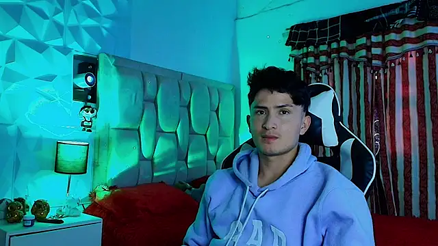 santyago taylor online show from March 17, 6:32 pm