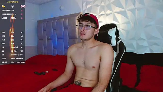 santyago taylor online show from December 2, 7:36 pm