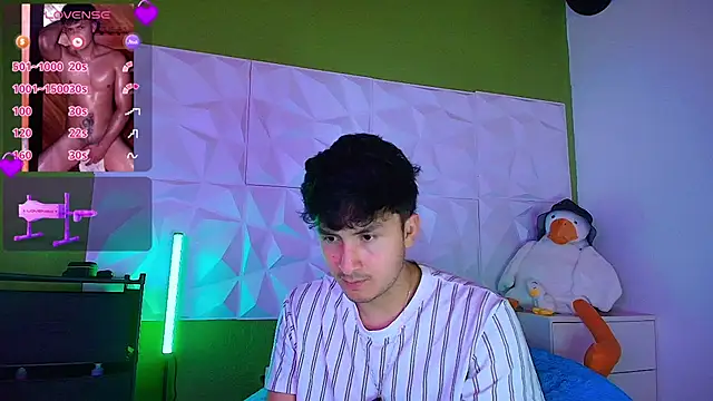 Snapshot of santyago_taylor chatting on October 3, 7:19 pm santyago taylor online show from October 3, 7:19 pm