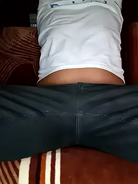 Snapshot of Professor_Leo_ chatting on December 26, 4:32 am Professor Leo online show from December 26, 4:32 am