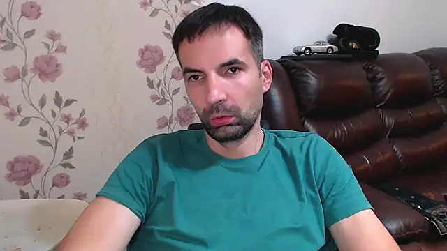 Snapshot of Leo_1617 chatting on October 30, 4:41 pm Leo 1617 online show from October 30, 4:41 pm