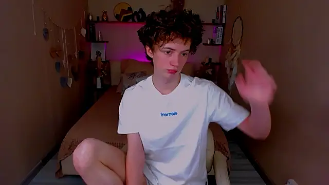 LukeSweet online show from March 21, 1:48 pm