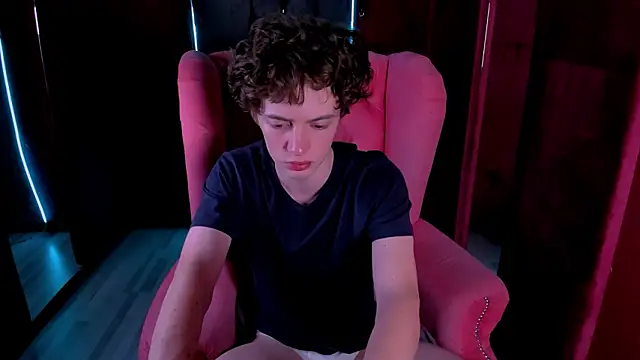 LukeSweet online show from March 5, 3:52 pm