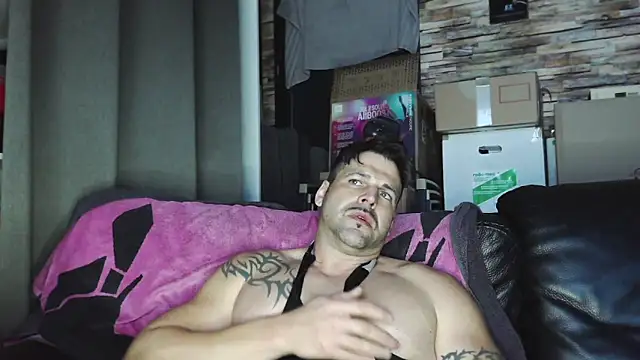 XxBigboybandxX online show from March 14, 6:37 pm