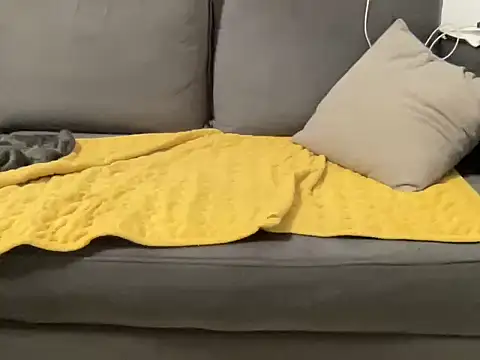 Snapshot of 4small4inchlol chatting on October 28, 8:55 pm 4small4inchlol online show from October 28, 8:55 pm