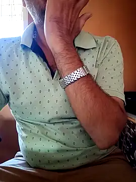 Snapshot of daddy_indian chatting on February 7, 4:48 am daddy indian online show from February 7, 4:48 am