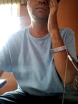 Snapshot of daddy_indian chatting on December 11, 4:51 am daddy indian online show from December 11, 4:51 am