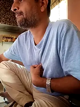 Snapshot of daddy_indian chatting on February 15, 4:47 am daddy indian online show from February 15, 4:47 am