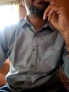 Snapshot of daddy_indian chatting on December 4, 4:43 am daddy indian online show from December 4, 4:43 am