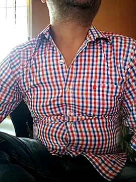 Snapshot of daddy_indian chatting on March 4, 4:27 am daddy indian online show from March 4, 4:27 am