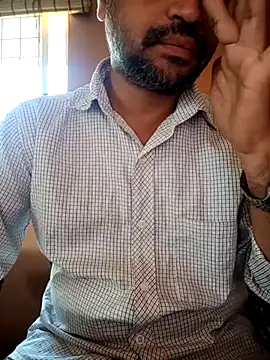 Snapshot of daddy_indian chatting on March 15, 4:13 am daddy indian online show from March 15, 4:13 am