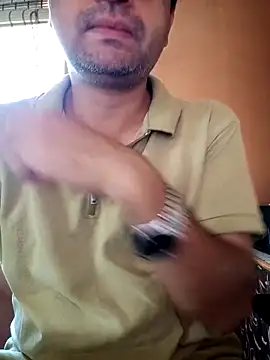 Snapshot of daddy_indian chatting on March 17, 5:34 am daddy indian online show from March 17, 5:34 am