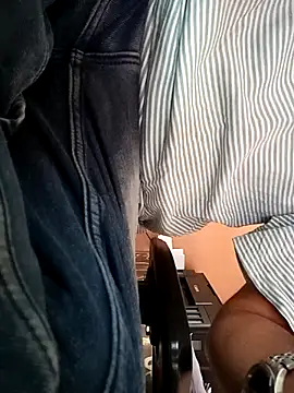 Snapshot of daddy_indian chatting on March 7, 4:45 am daddy indian online show from March 7, 4:45 am