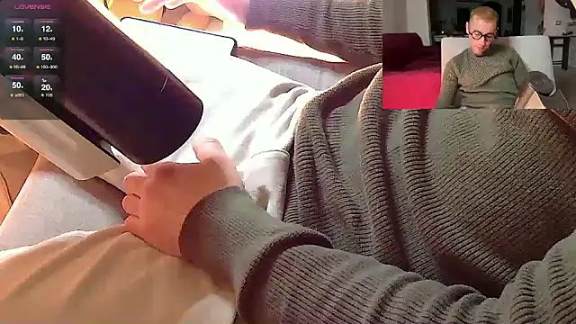 NofaceMan   online show from December 10, 10:49 pm