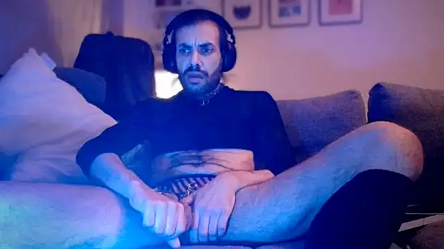 Snapshot of P4RtYBOII92 chatting on October 19, 5:34 am P4RtYBOII92 online show from October 19, 5:34 am